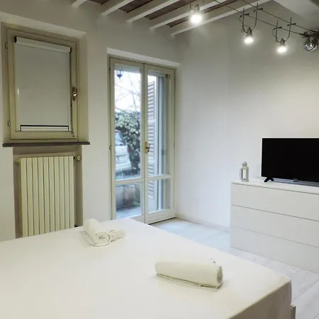 Apartment Atena - Casa Indipendente E Romantica Anche A Parma